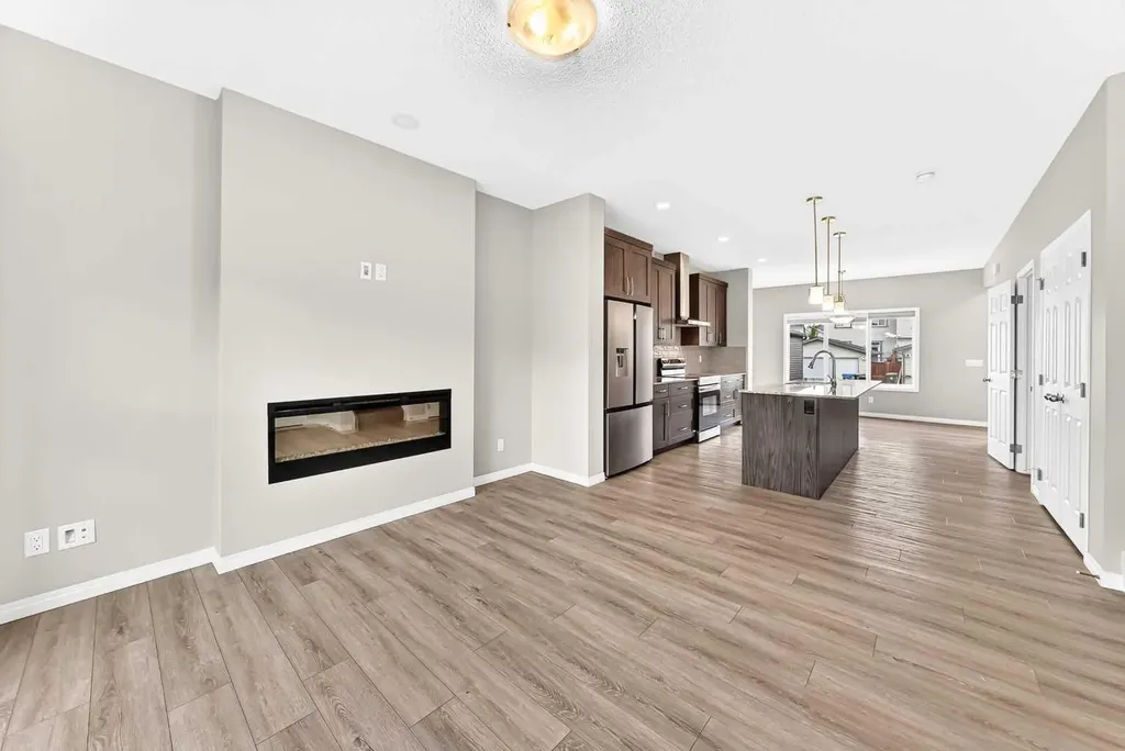 121 Palomino Street Cochrane AB T4C 2P8