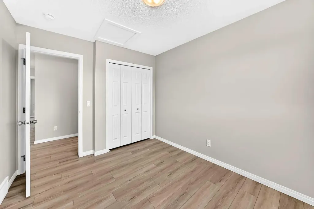 121 Palomino Street Cochrane AB T4C 2P8