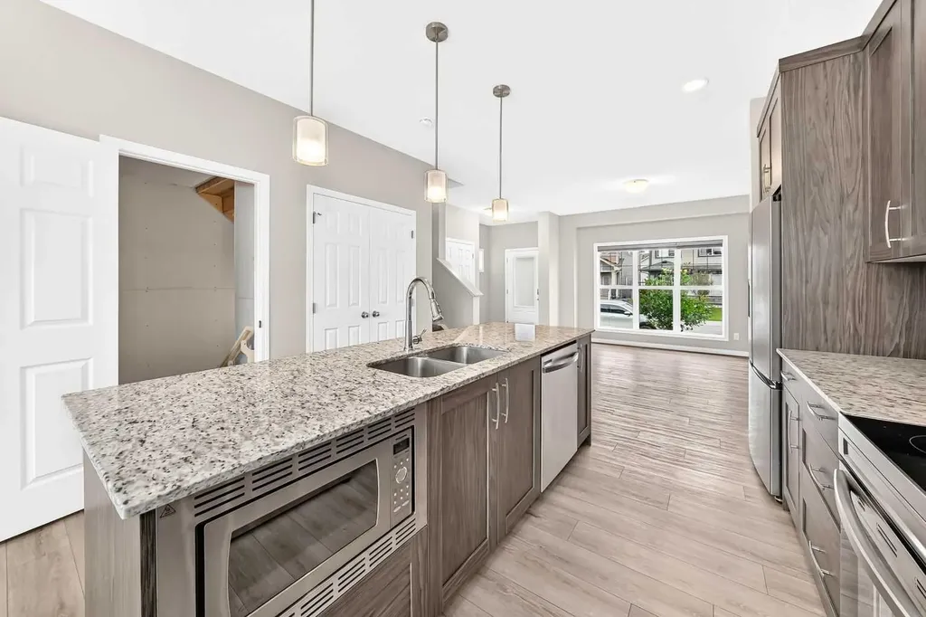 121 Palomino Street Cochrane AB T4C 2P8