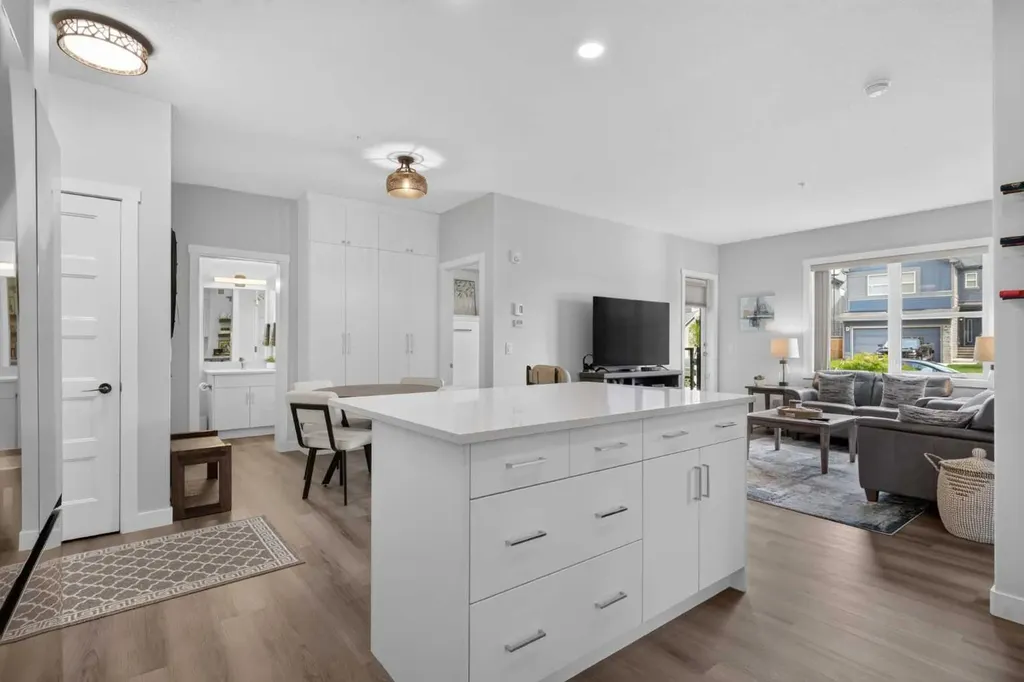 125 Wolf Hollow Crescent SE Calgary AB T2X 5W9