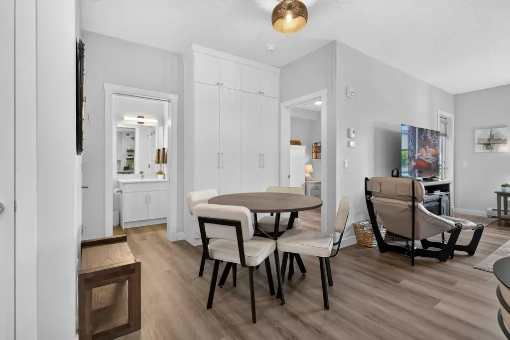 125 Wolf Hollow Crescent SE Calgary AB T2X 5W9