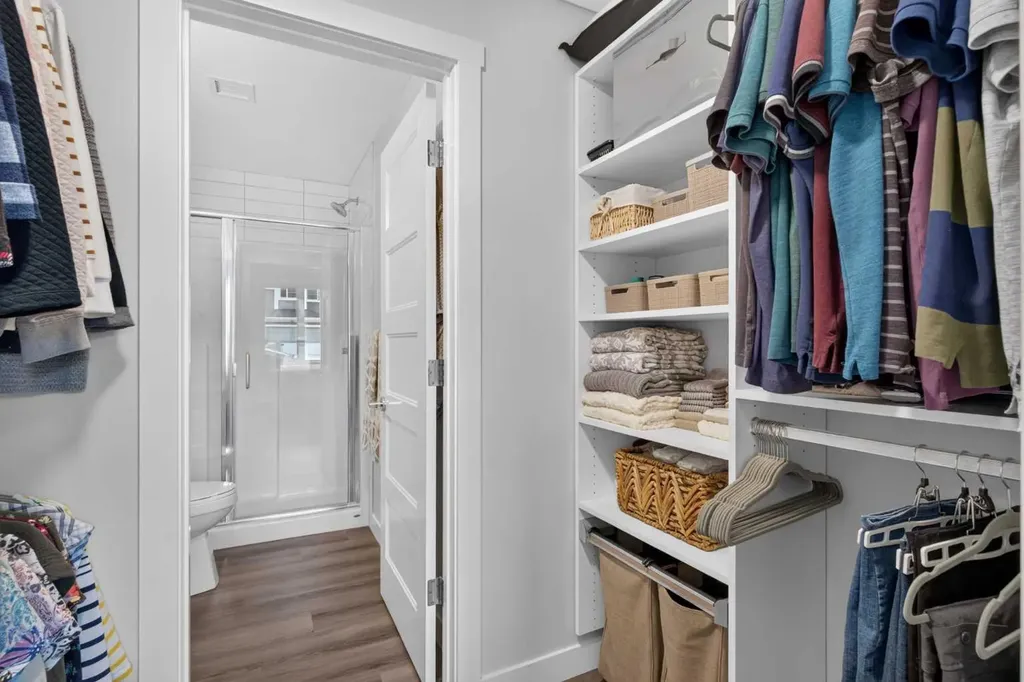 125 Wolf Hollow Crescent SE Calgary AB T2X 5W9