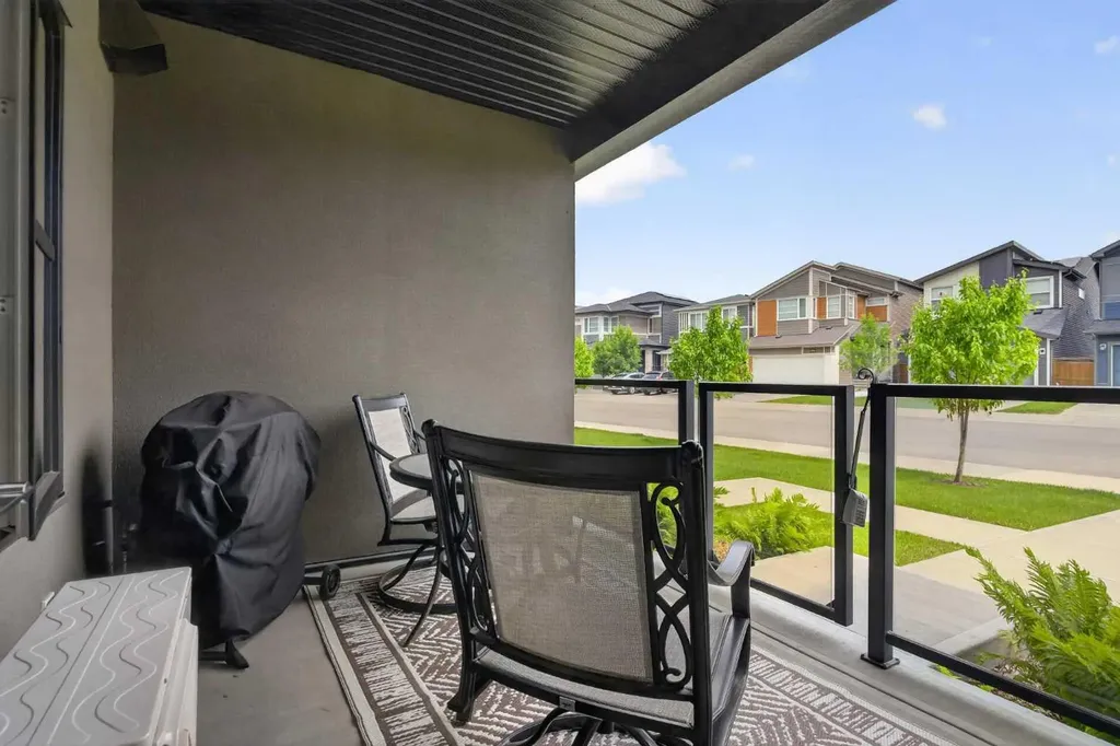 125 Wolf Hollow Crescent SE Calgary AB T2X 5W9