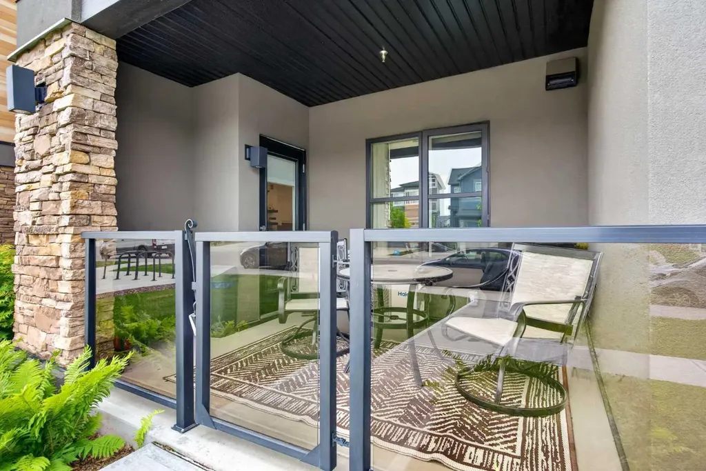 125 Wolf Hollow Crescent SE Calgary AB T2X 5W9