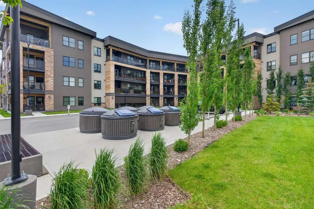125 Wolf Hollow Crescent SE Calgary AB T2X 5W9