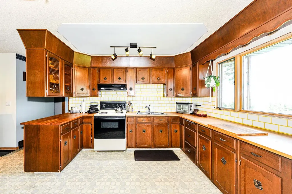 430042 Range Road 220 Rural Ponoka County AB T0B0H0