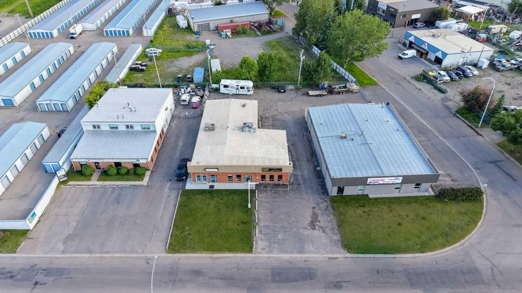 206 Stockton Avenue Okotoks AB T1S 1B1