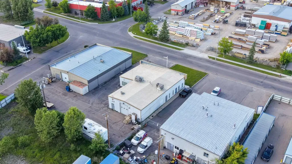 206 Stockton Avenue Okotoks AB T1S 1B1
