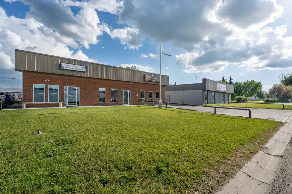 206 Stockton Avenue Okotoks AB T1S 1B1