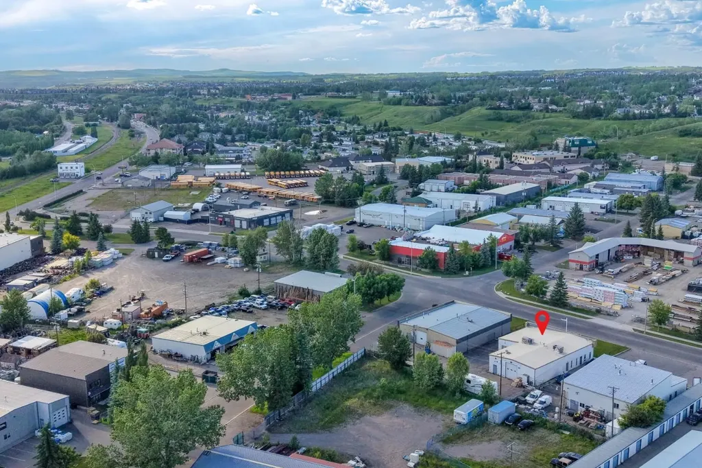 206 Stockton Avenue Okotoks AB T1S 1B1