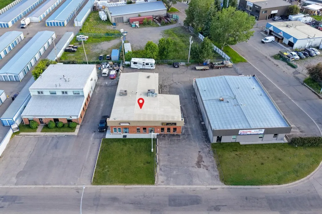 206 Stockton Avenue Okotoks AB T1S 1B1
