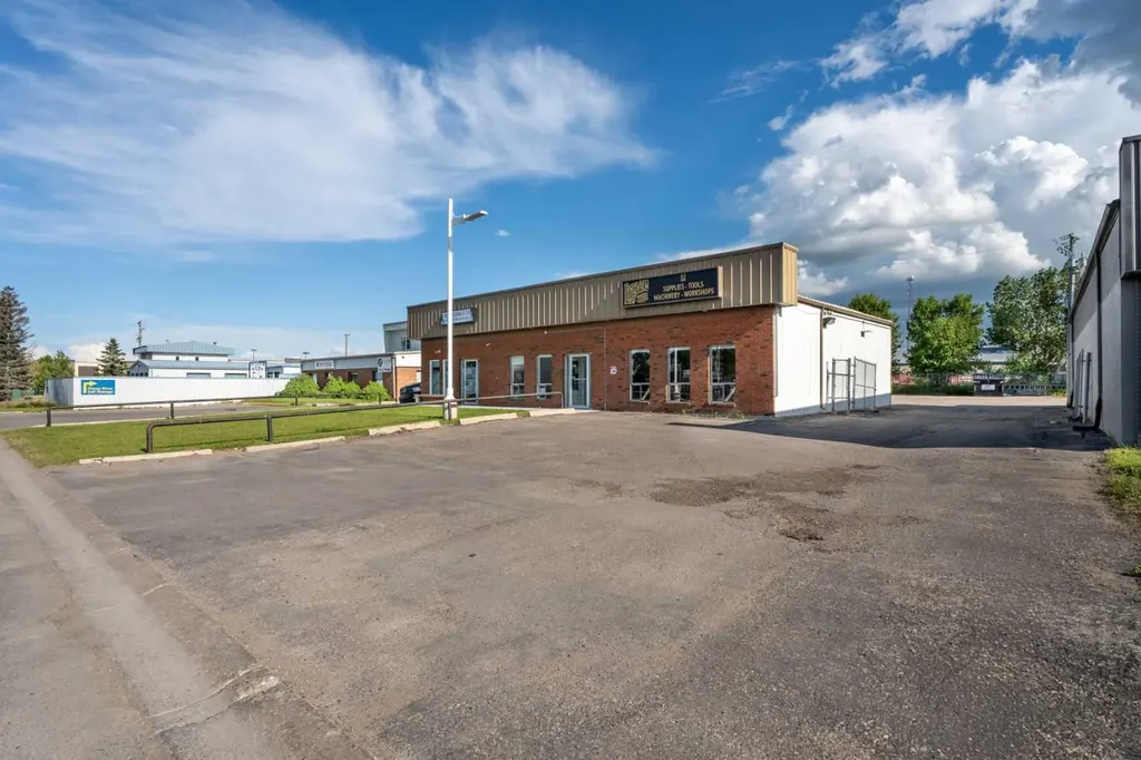 206 Stockton Avenue Okotoks AB T1S 1B1