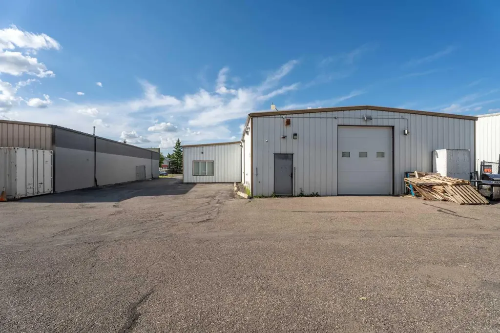 206 Stockton Avenue Okotoks AB T1S 1B1