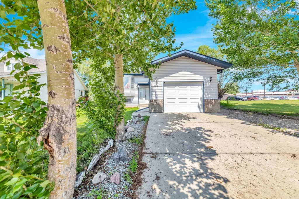 4508 39 Street Lloydminster SK S9V 2B9