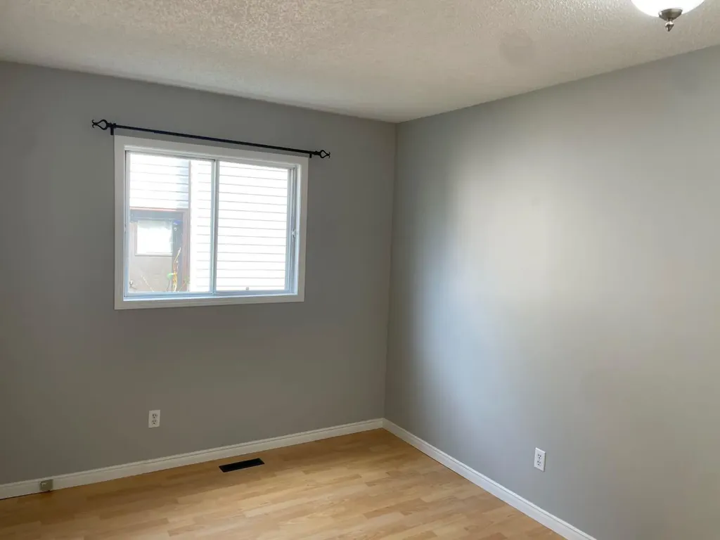 33 Graham Road Whitecourt AB T7S 1B7