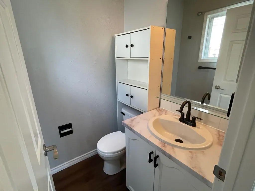 33 Graham Road Whitecourt AB T7S 1B7