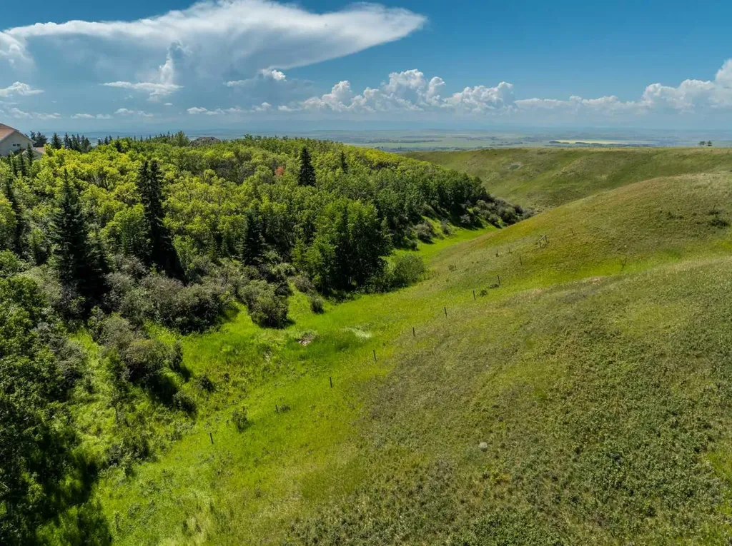 39 Taylor Bay Rural Rocky View County AB T3L 2P6