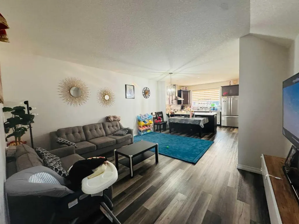 55 Corner Meadows Villas NE Calgary AB T3N1J4