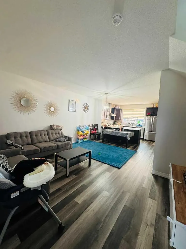 55 Corner Meadows Villas NE Calgary AB T3N1J5