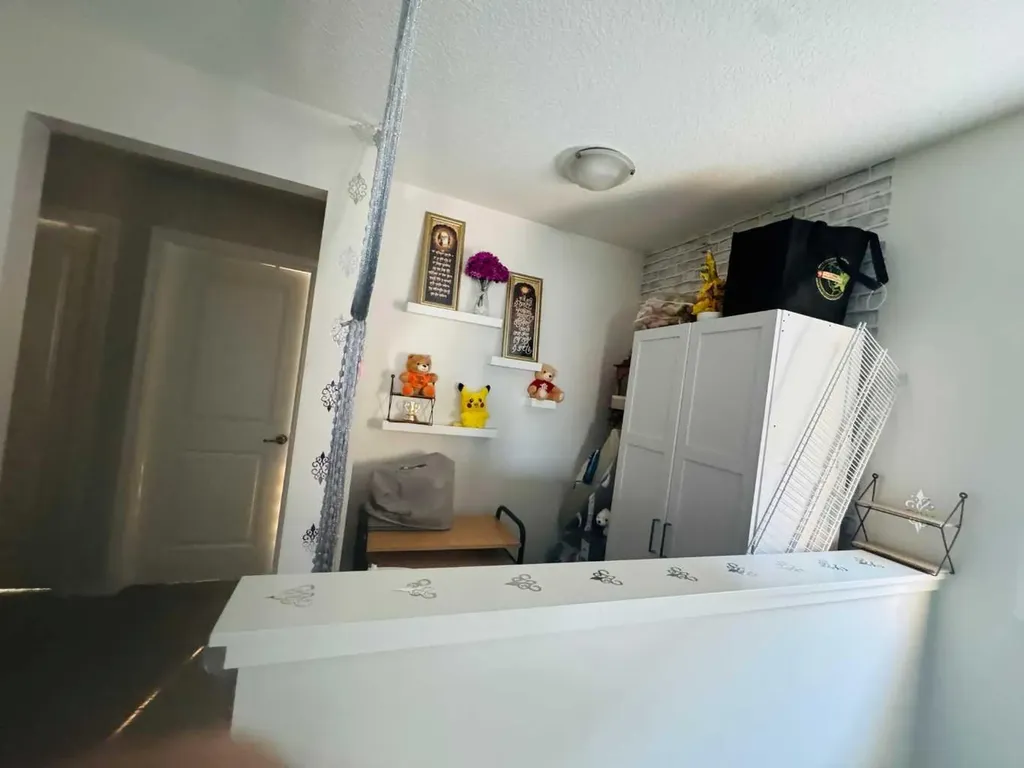 55 Corner Meadows Villas NE Calgary AB T3N1J4