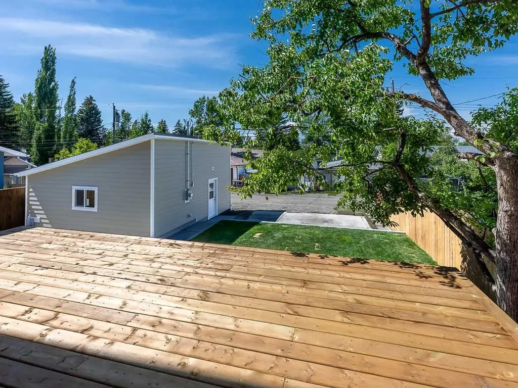 3520 Bulyea Crescent NW Calgary AB T2L 1N7