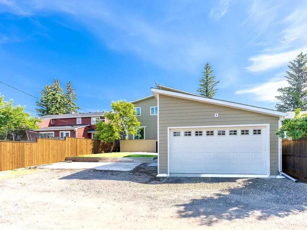 3520 Bulyea Crescent NW Calgary AB T2L 1N7