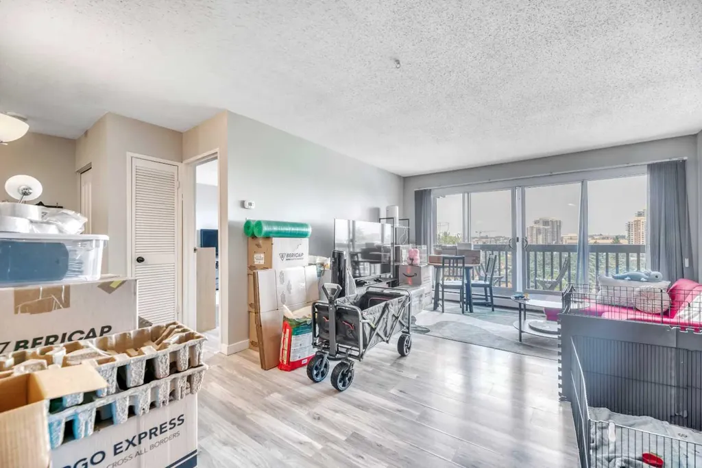 8948 Elbow Drive SW Calgary AB T2V 0H9