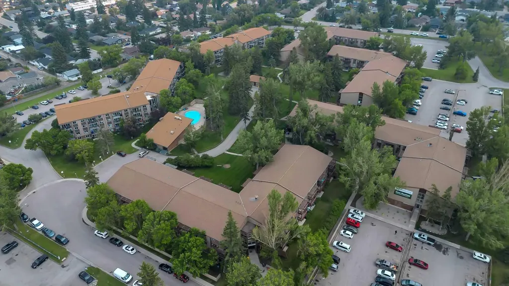 8948 Elbow Drive SW Calgary AB T2V 0H9