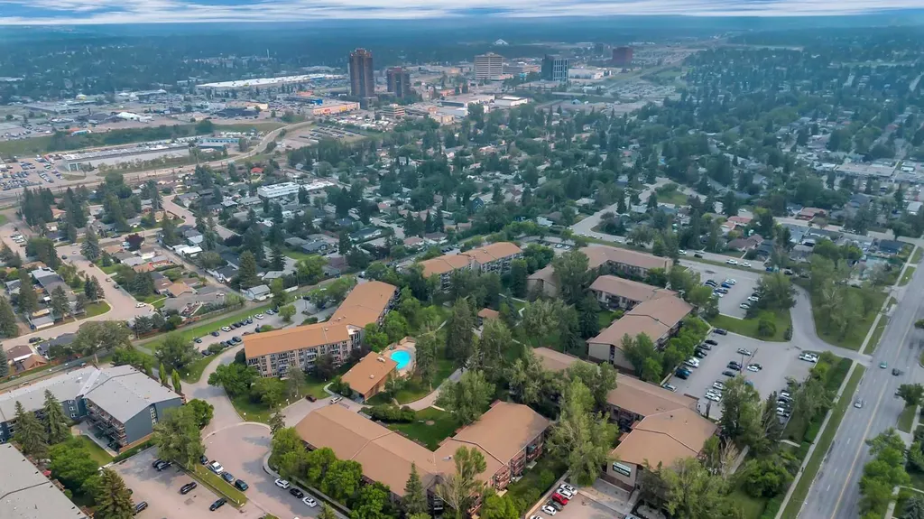 8948 Elbow Drive SW Calgary AB T2V 0H9