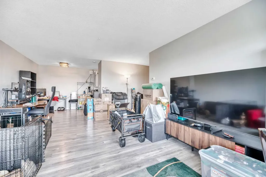 8948 Elbow Drive SW Calgary AB T2V 0H9