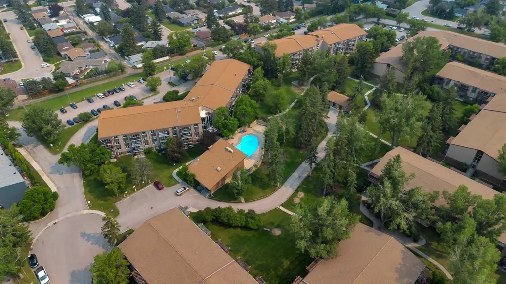 8948 Elbow Drive SW Calgary AB T2V 0H9