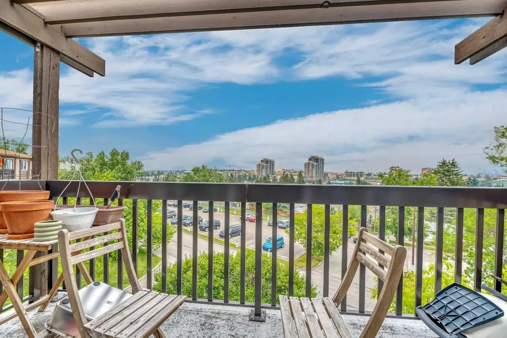 8948 Elbow Drive SW Calgary AB T2V 0H9