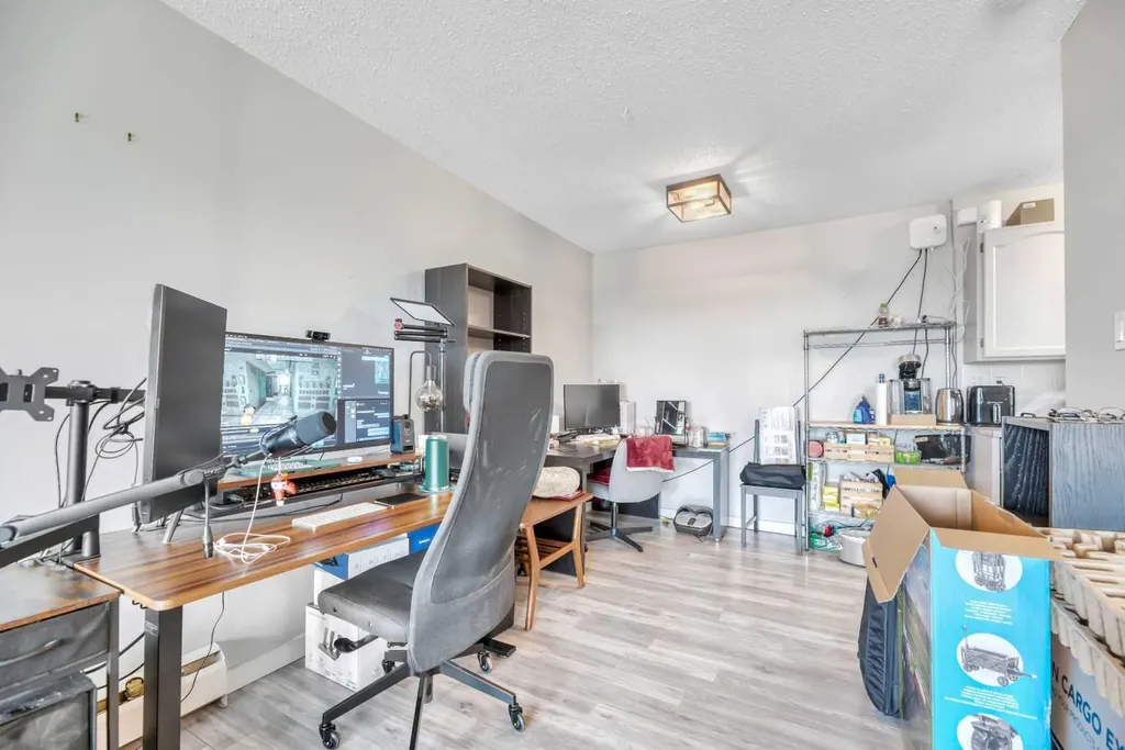 8948 Elbow Drive SW Calgary AB T2V 0H9