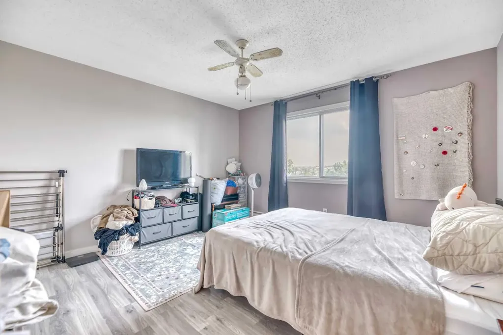 8948 Elbow Drive SW Calgary AB T2V 0H9