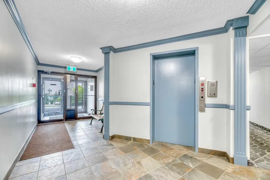 8948 Elbow Drive SW Calgary AB T2V 0H9