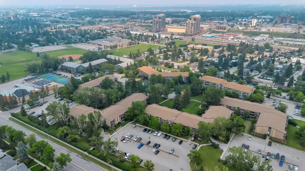 8948 Elbow Drive SW Calgary AB T2V 0H9