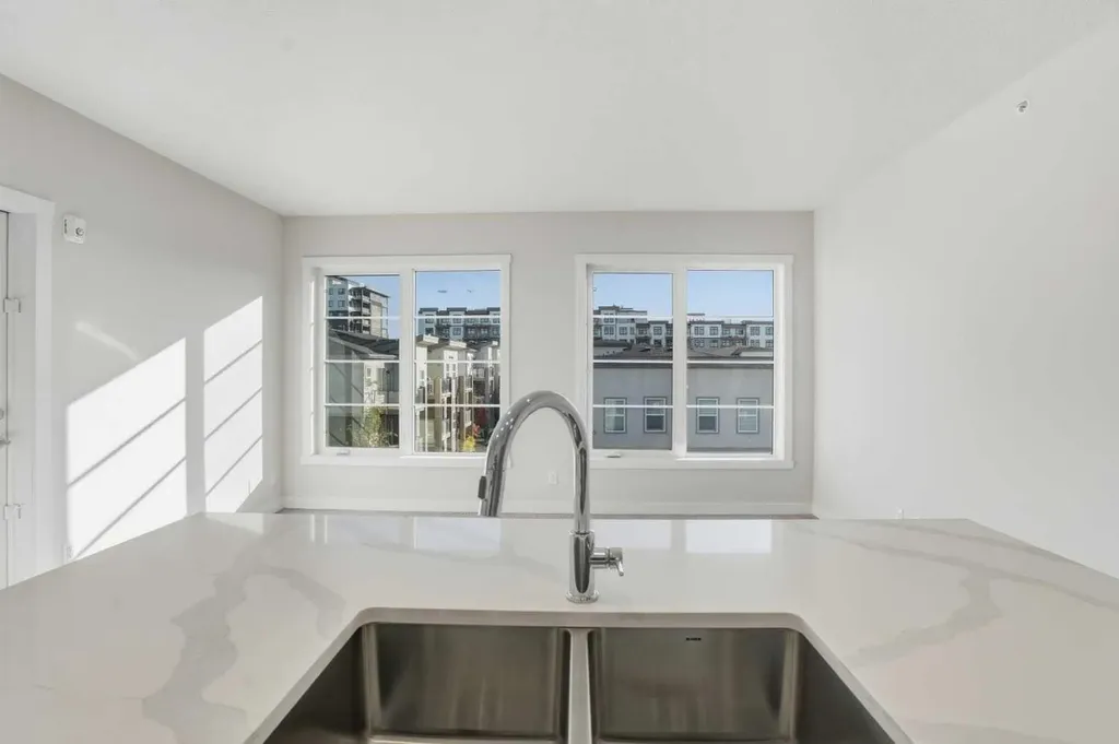 2117 81 Street SW Calgary AB T3H6H5