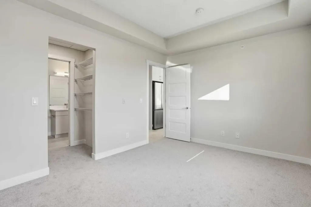 2117 81 Street SW Calgary AB T3H6H5