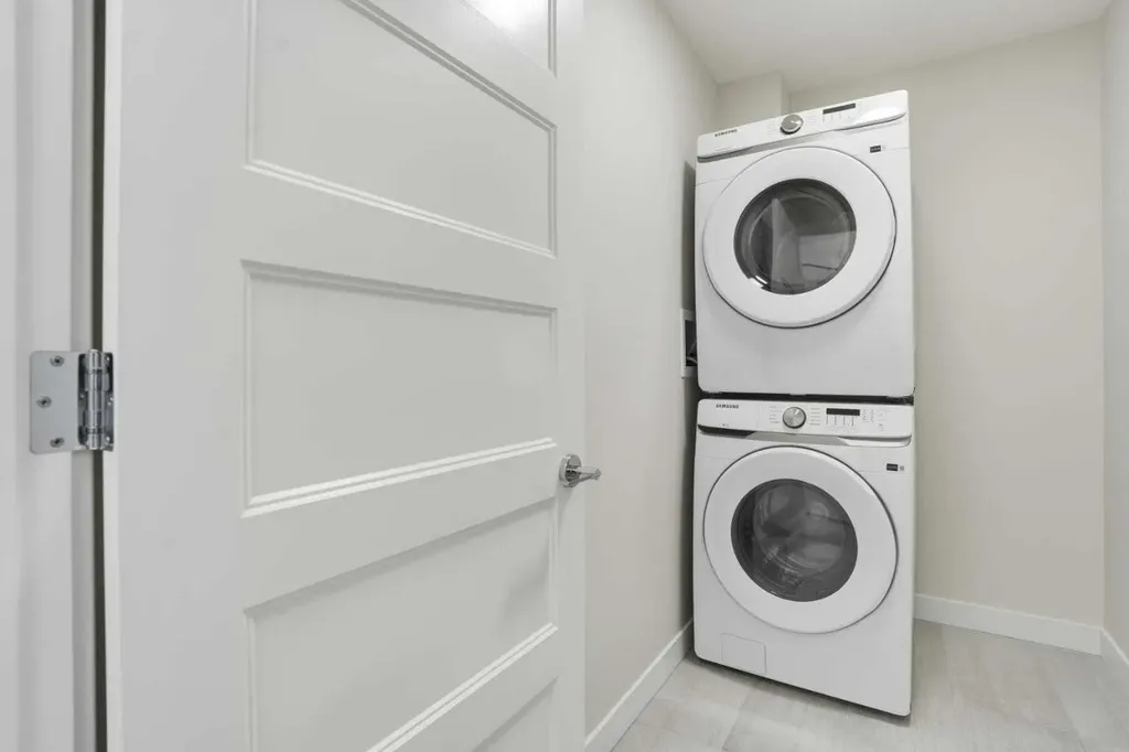 2117 81 Street SW Calgary AB T3H6H5