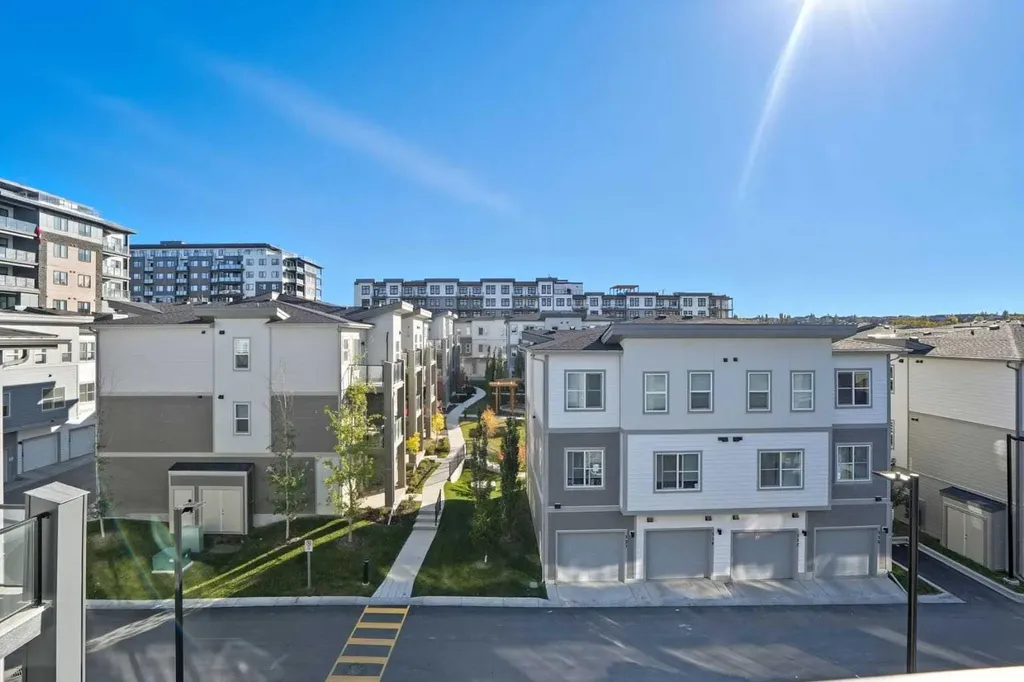 2117 81 Street SW Calgary AB T3H6H5