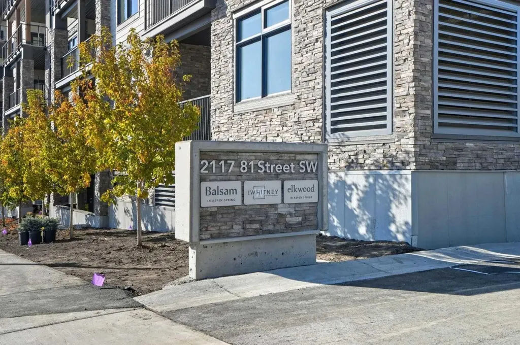 2117 81 Street SW Calgary AB T3H6H5