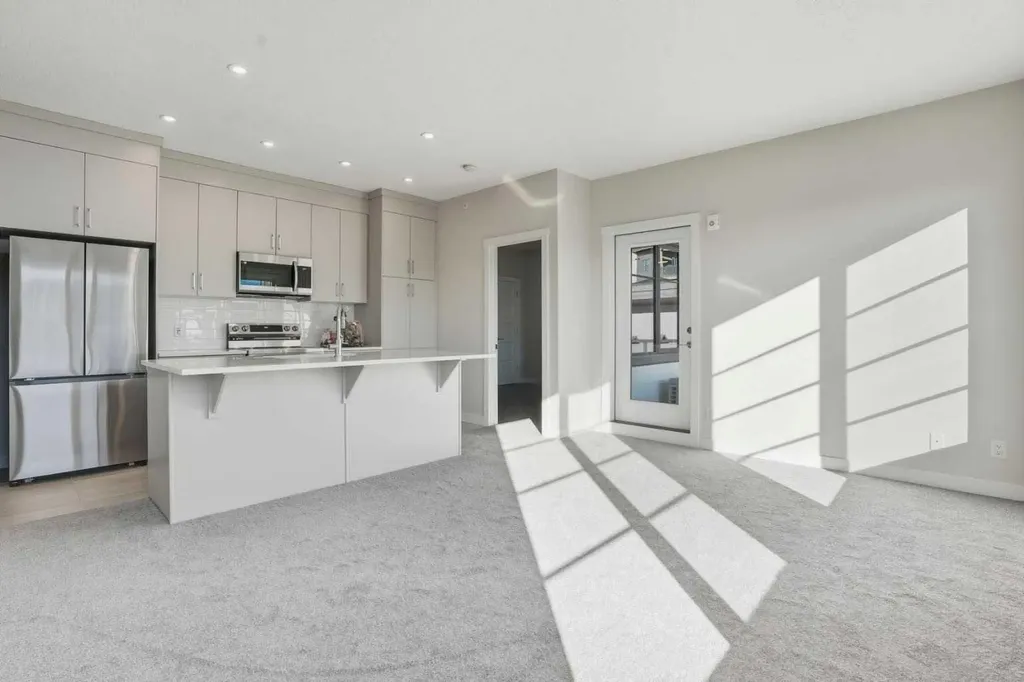 2117 81 Street SW Calgary AB T3H6H5