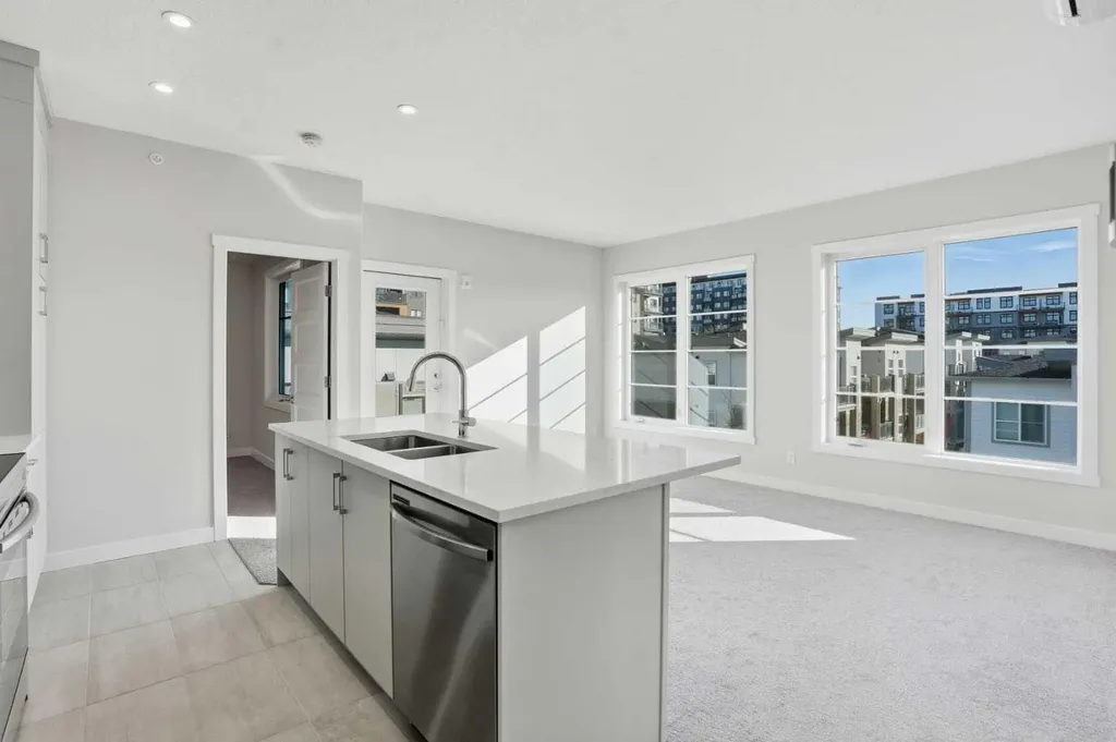 2117 81 Street SW Calgary AB T3H6H5