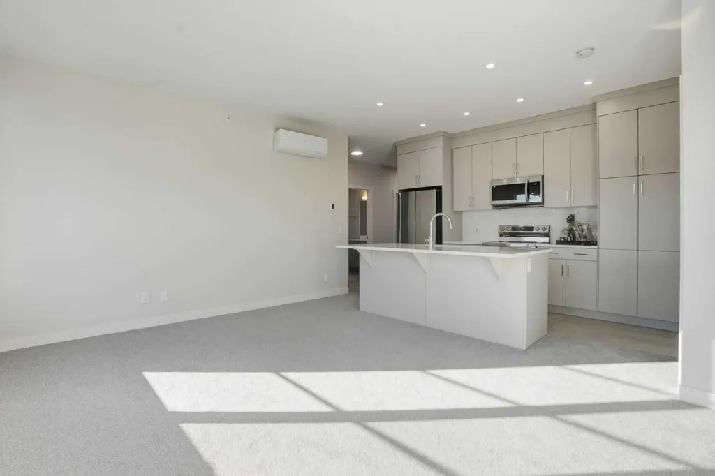 2117 81 Street SW Calgary AB T3H6H5