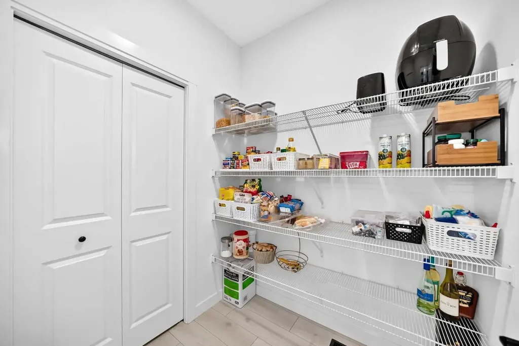 673 Livingston Way NE Calgary AB T3P1N8