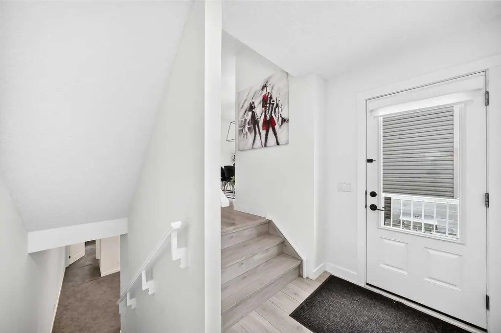 673 Livingston Way NE Calgary AB T3P1N8
