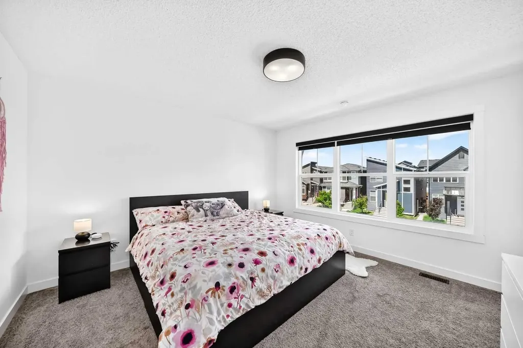 673 Livingston Way NE Calgary AB T3P1N8