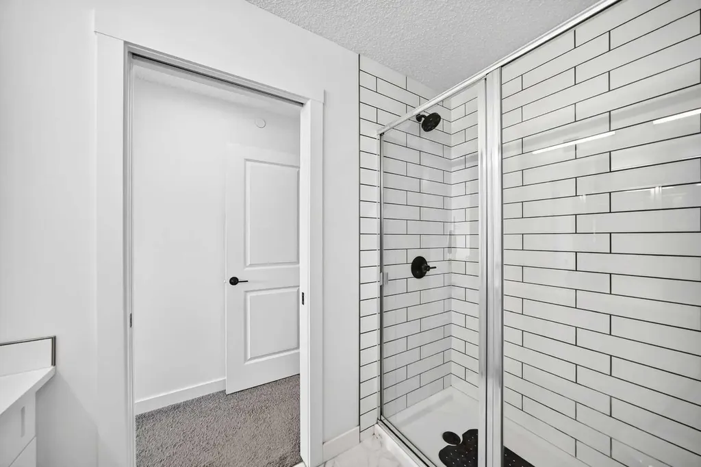 673 Livingston Way NE Calgary AB T3P1N8