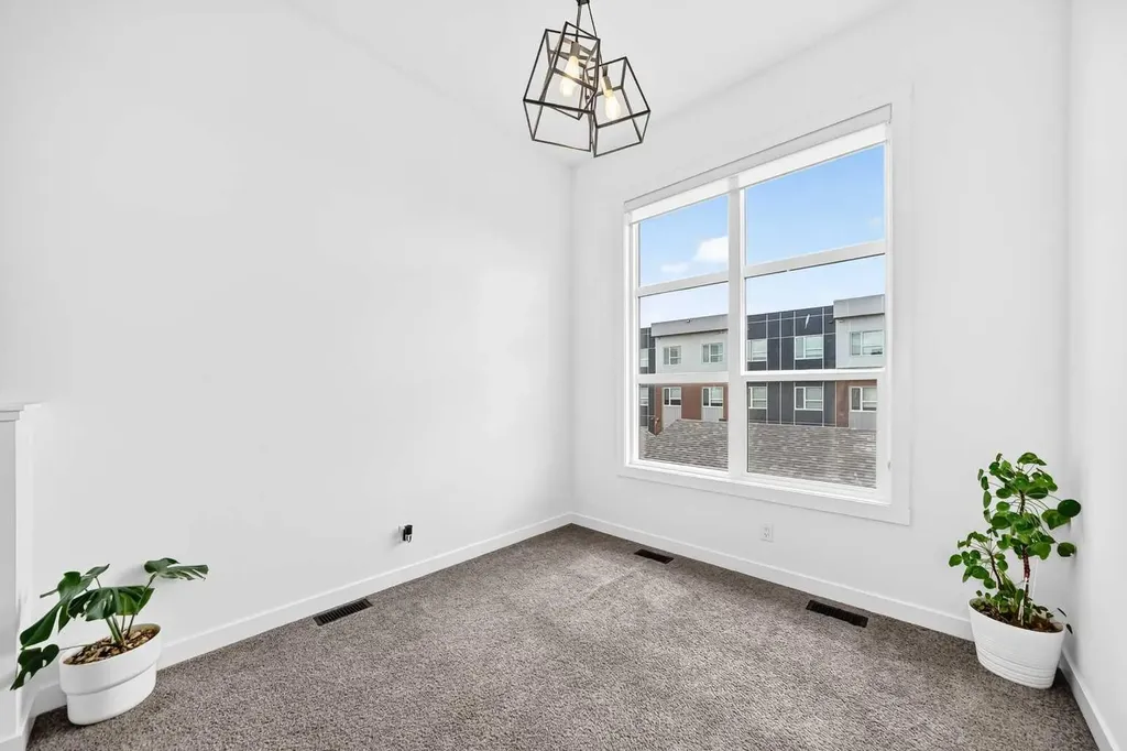 673 Livingston Way NE Calgary AB T3P1N8