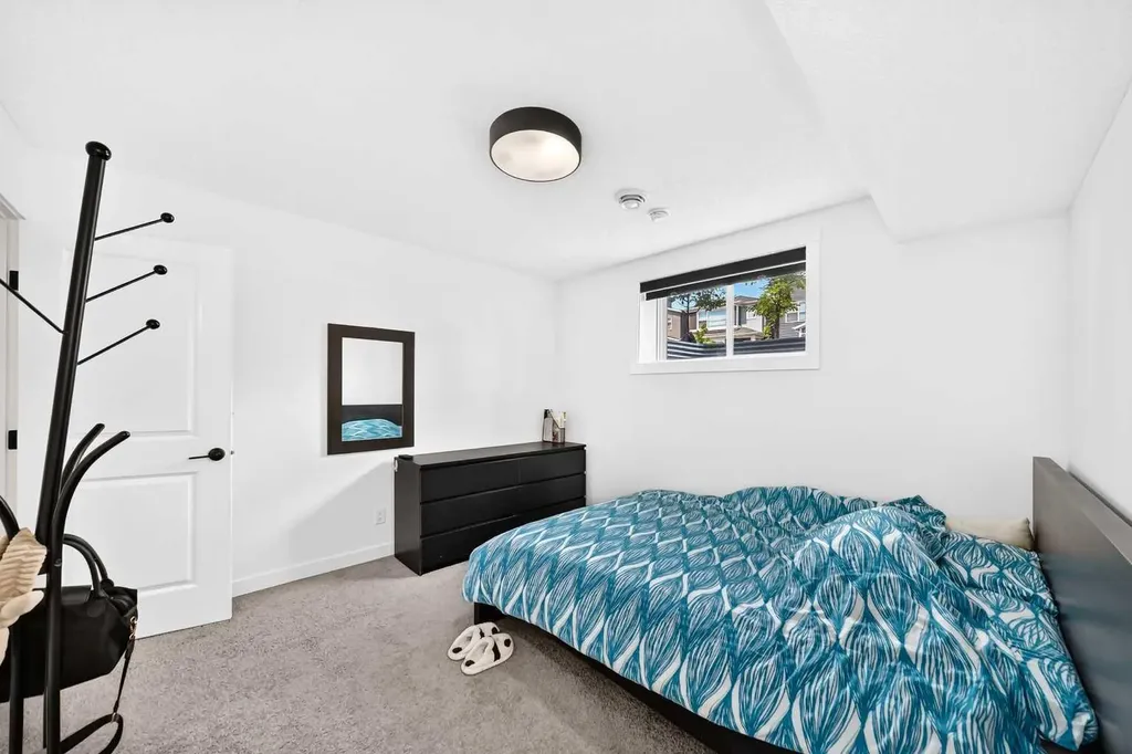 673 Livingston Way NE Calgary AB T3P1N8